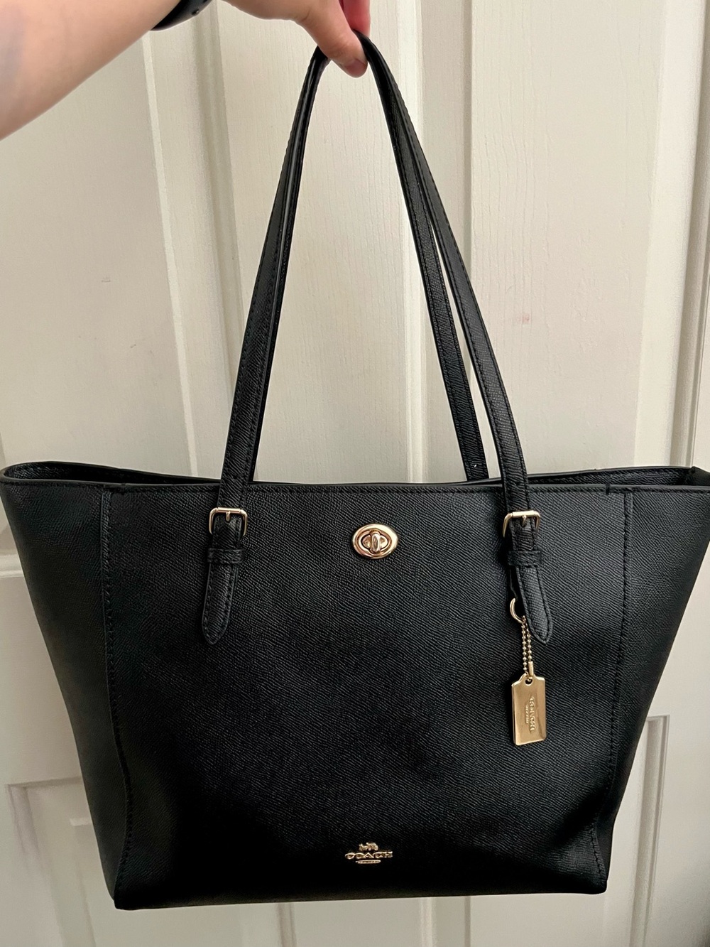Coach Turnlock Tote in Crossgrain Leather (Style No. 29086)